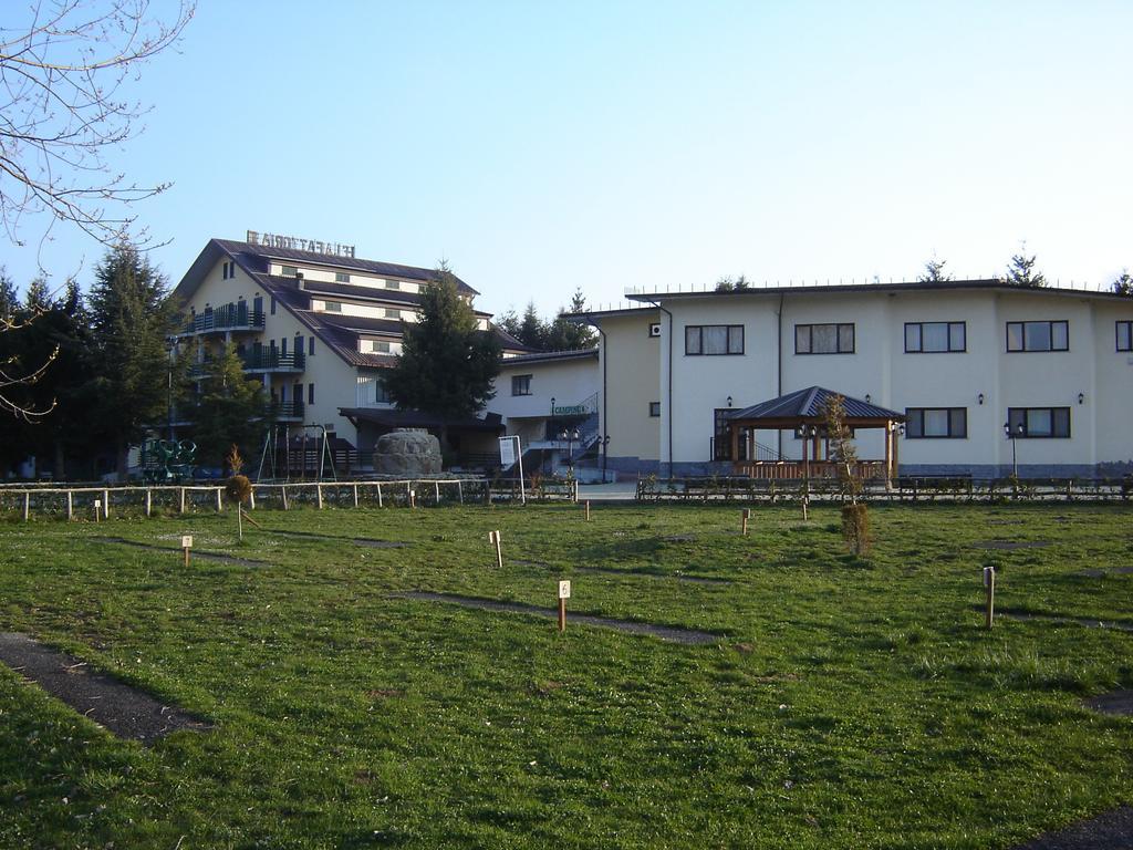 Hotel La Fattoria Camigliatello Silano Bagian luar foto