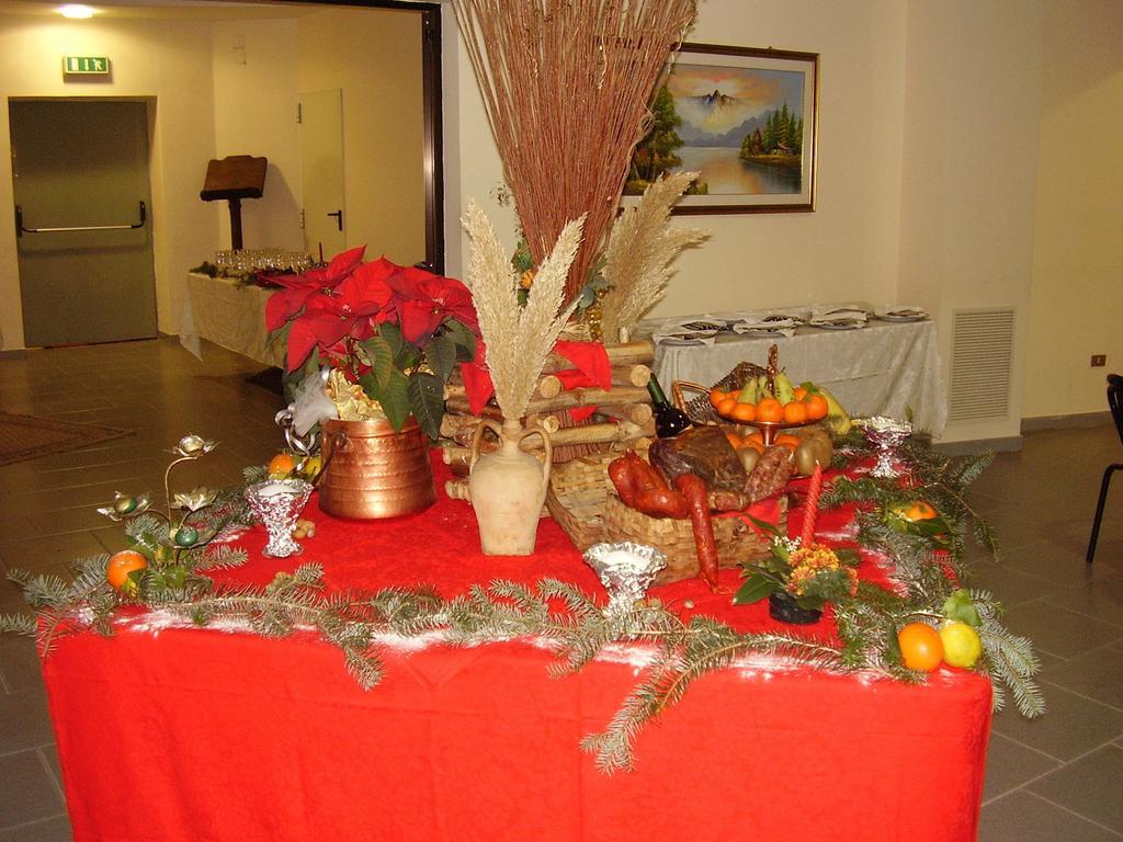Hotel La Fattoria Camigliatello Silano Bagian luar foto