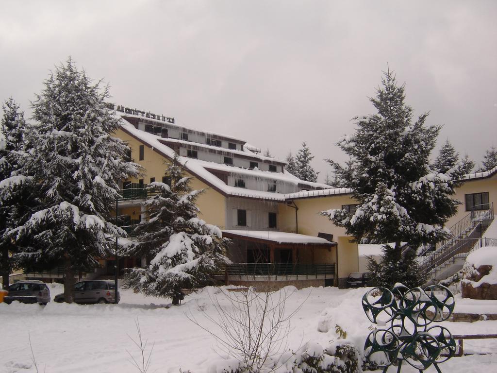 Hotel La Fattoria Camigliatello Silano Bagian luar foto